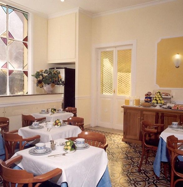 Hotel St. Moritz Rome Restoran gambar